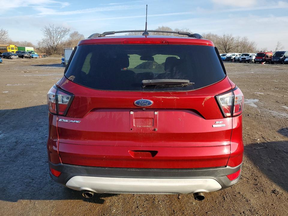 صورة رقم 6 من المزاد - 2018 FORD ESCAPE مع VIN 1FMCU9GD5JUB98238