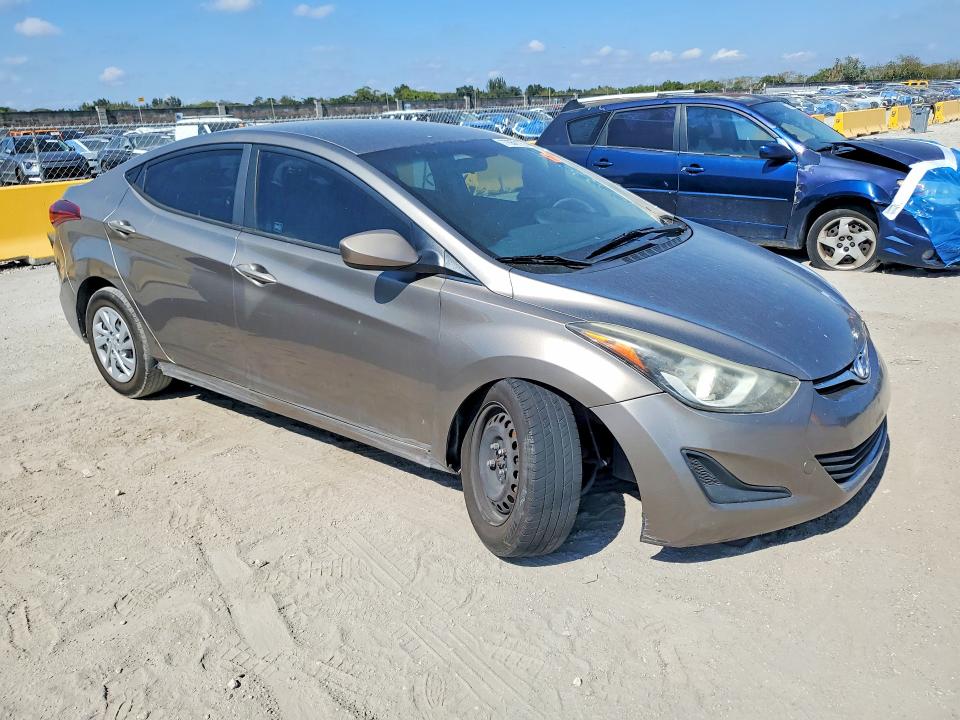 Photo 4 from auction – 2016 HYUNDAI ELANTRA with VIN 5NPDH4AE0GH754587