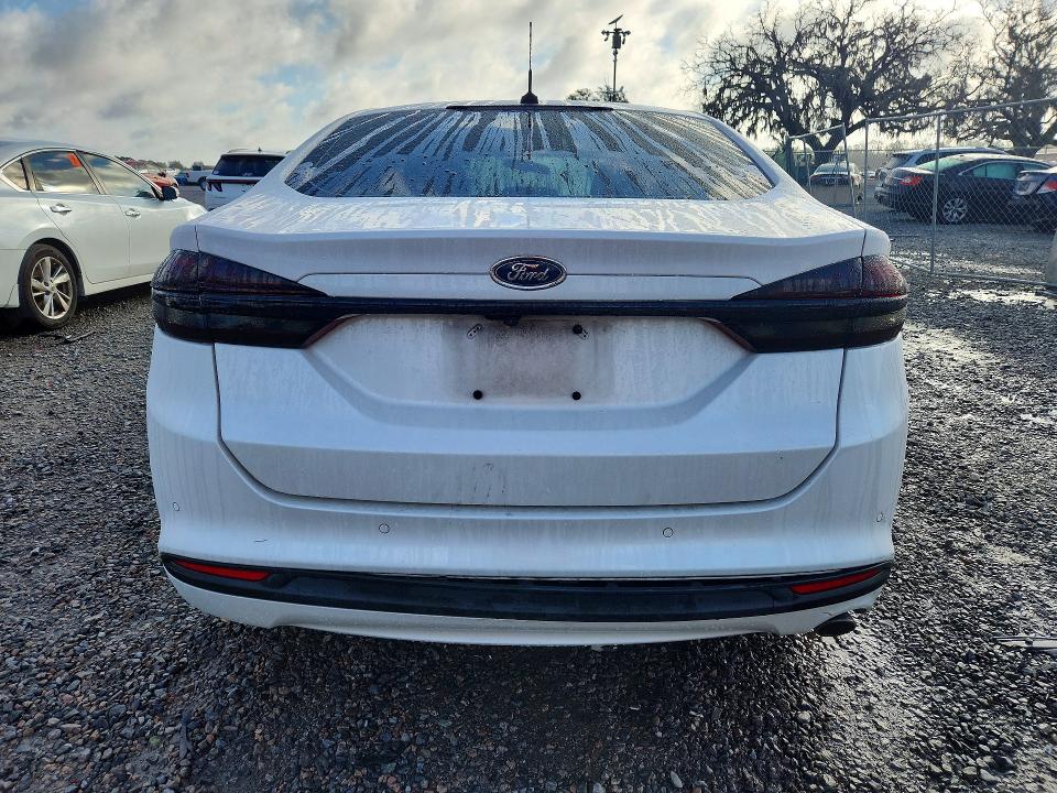 Photo 6 from auction – 2018 FORD FUSION with VIN 3FA6P0LU7JR286182