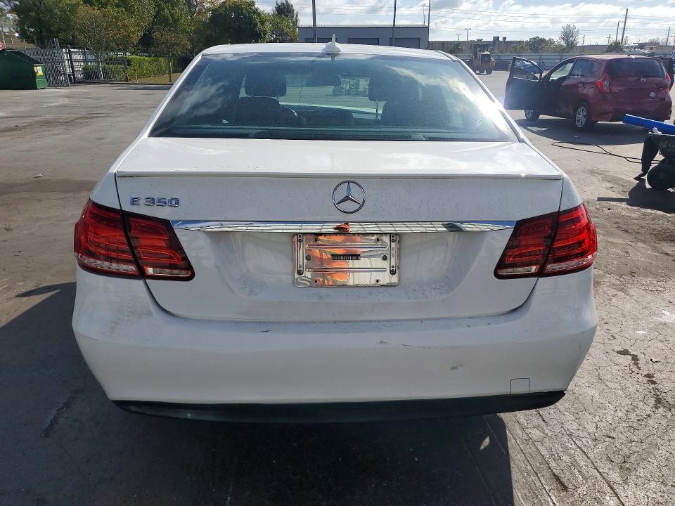 Photo 6 from auction – 2015 MERCEDES-BENZ E 350 with VIN WDDHF5KB3FB132380