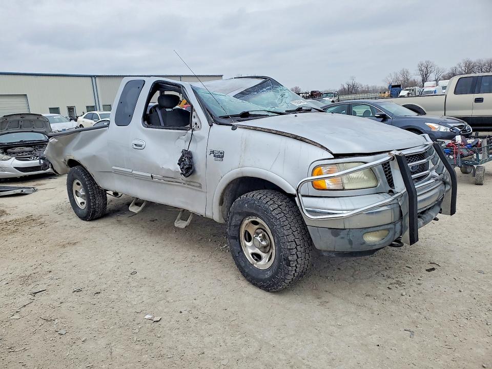 Photo 4 from auction – 2002 FORD F150 with VIN 1FTRX18L02NA61989