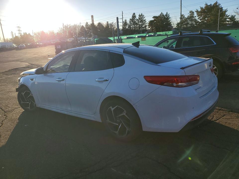 Photo 2 from auction – 2016 KIA OPTIMA with VIN 5XXGU4L35GG010581