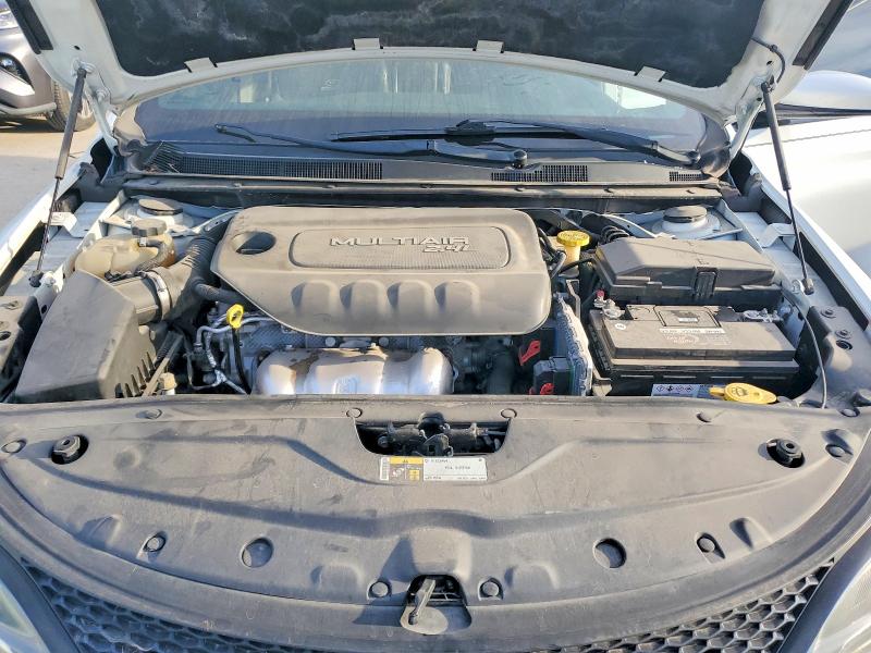 Photo 11 from auction – 2016 CHRYSLER 200 with VIN 1C3CCCBB3GN185103