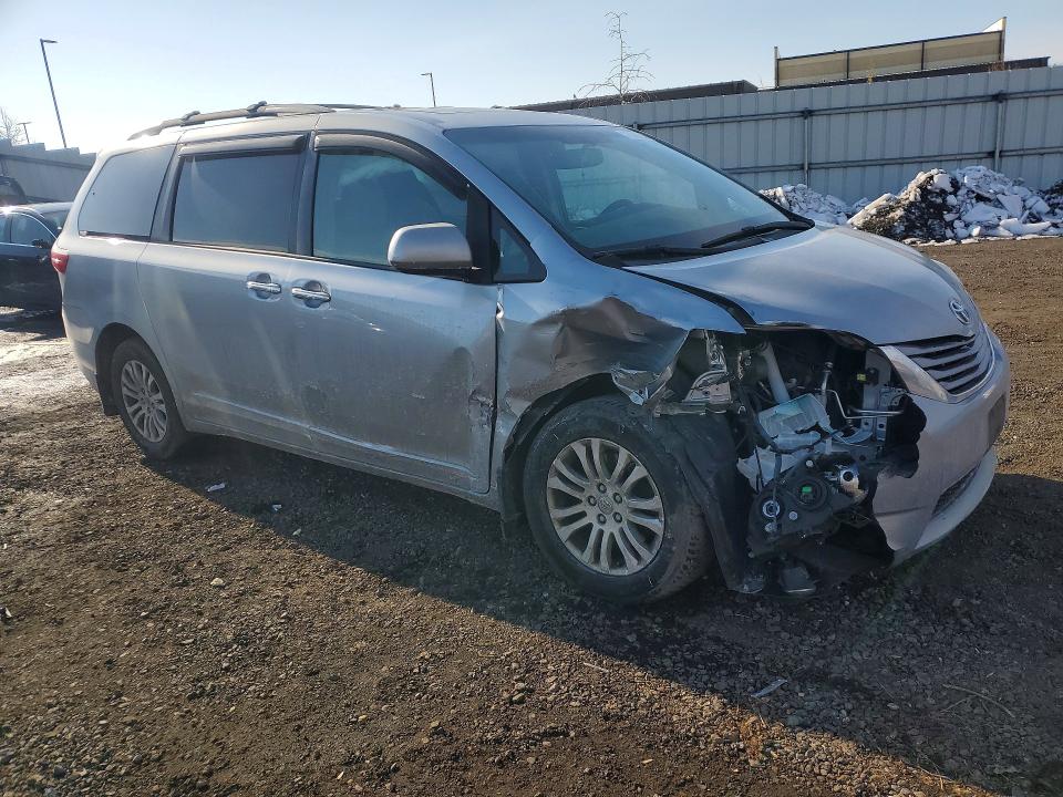 Photo 4 from auction – 2016 TOYOTA SIENNA with VIN 5TDYK3DC9GS758817
