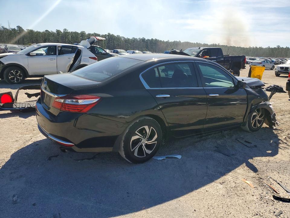 Photo 3 from auction – 2016 HONDA ACCORD with VIN 1HGCR2F44GA198435