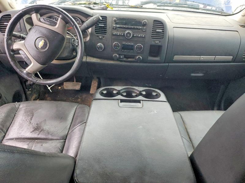 Photo 8 from auction – 2013 CHEVROLET SILVERADO with VIN 1GCRKSE76DZ304647