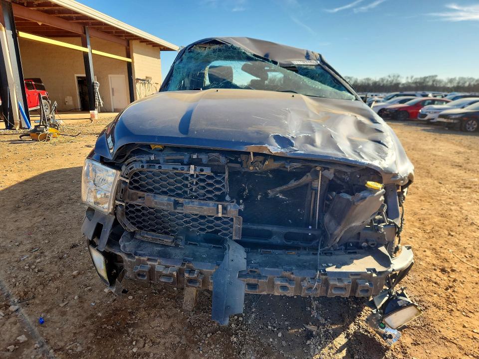 Photo 5 from auction – 2016 RAM 1500 with VIN 1C6RR7FT7GS110959