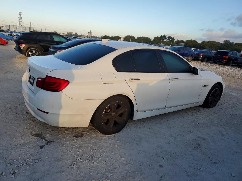 Photo 3 from auction – 2013 BMW 528 with VIN WBAXG5C56DD234413