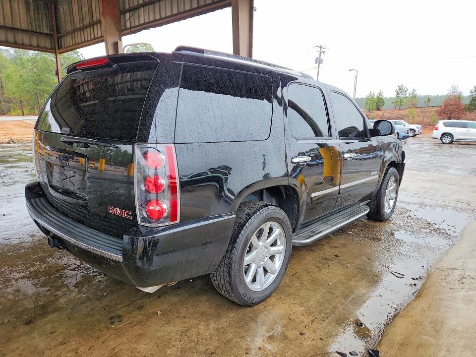 Photo 3 from auction – 2011 GMC YUKON DENA with VIN 1GKS1EEF5BR252457