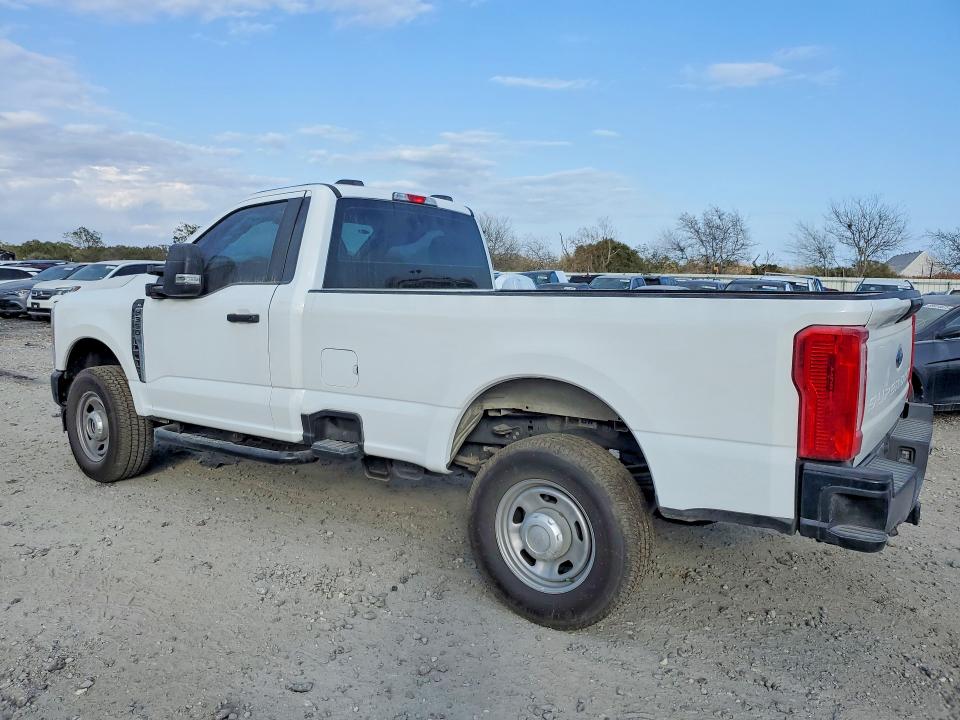 Photo 2 from auction – 2024 FORD F350 with VIN 1FTRF3BT3REE19460