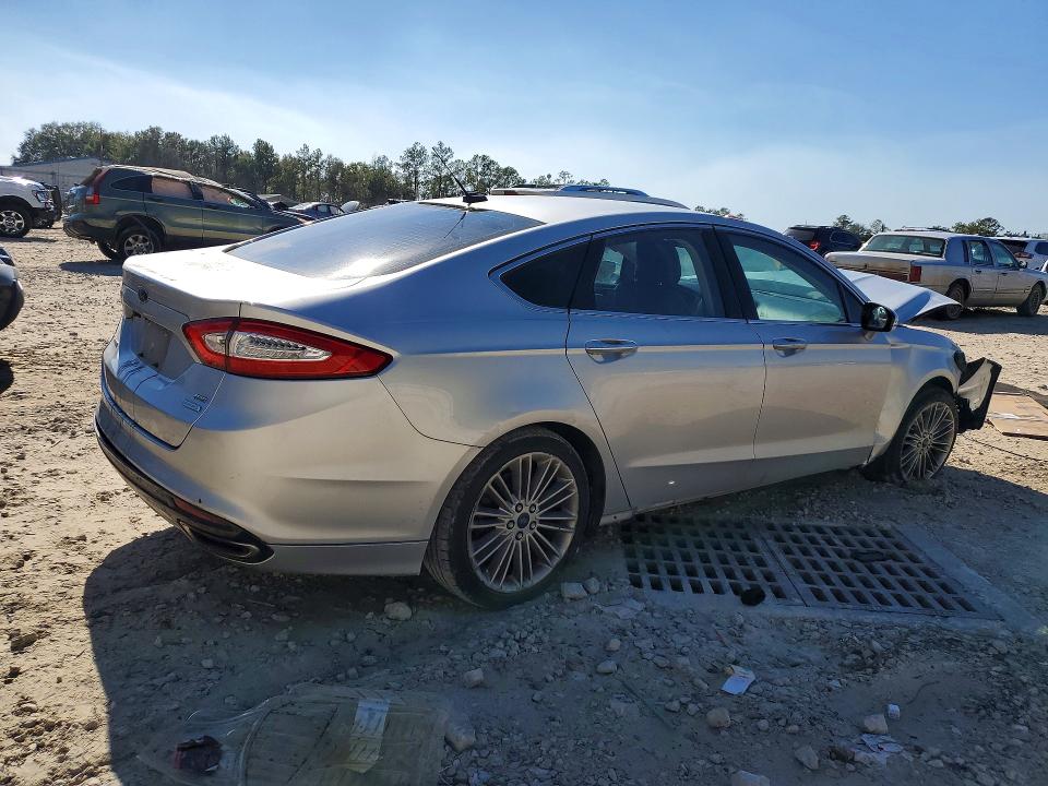 Photo 3 from auction – 2015 FORD FUSION SE with VIN 3FA6P0H96FR137676