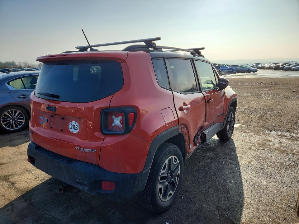 Photo 3 from auction – 2016 JEEP RENEGADE with VIN ZACCJBCT2GPE36350