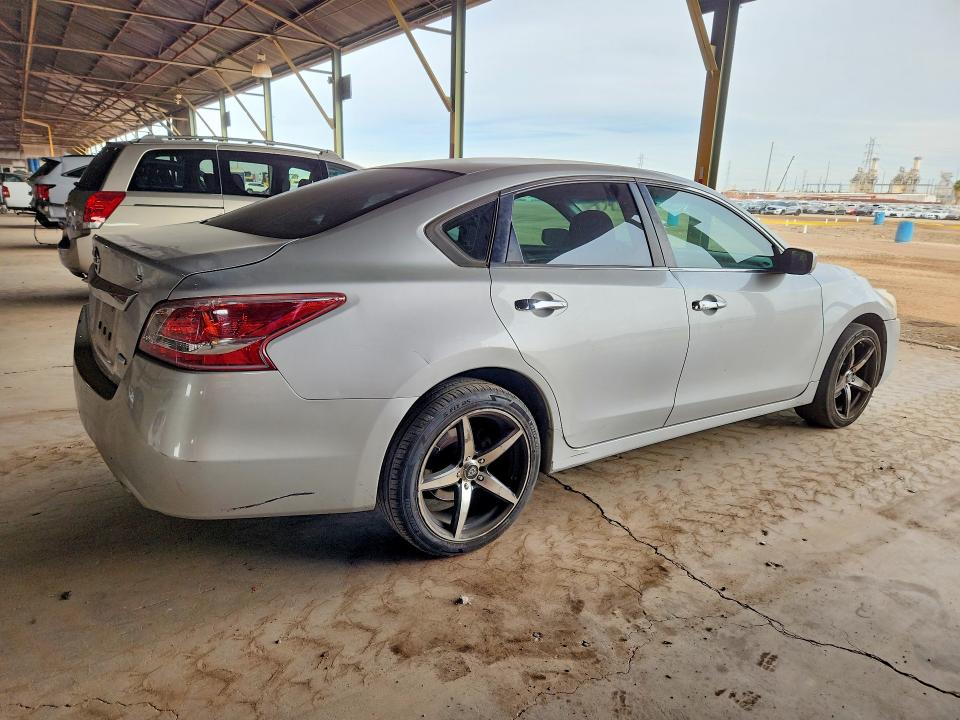 Photo 3 from auction – 2013 NISSAN ALTIMA 2.5 with VIN 1N4AL3AP8DN451247