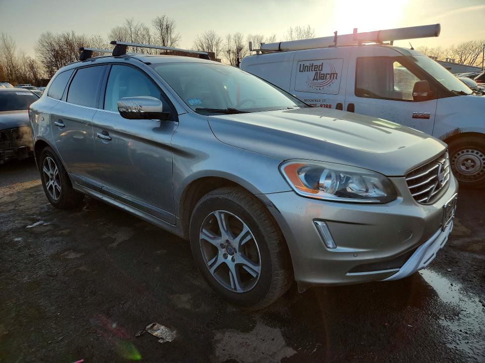 Photo 4 from auction – 2015 VOLVO XC60 with VIN YV4902RD7F2582181