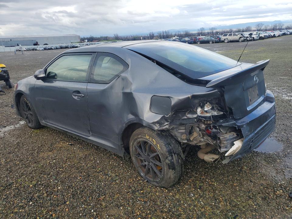 Photo 2 from auction – 2014 TOYOTA SCION TC with VIN JTKJF5C71E3088340