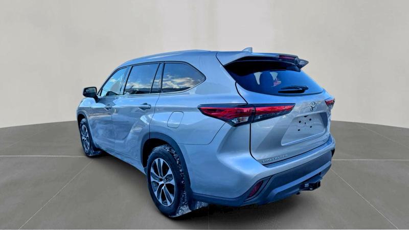 Photo 3 from auction – 2022 TOYOTA HIGHLANDER with VIN 5TDHZRBH0NS195604