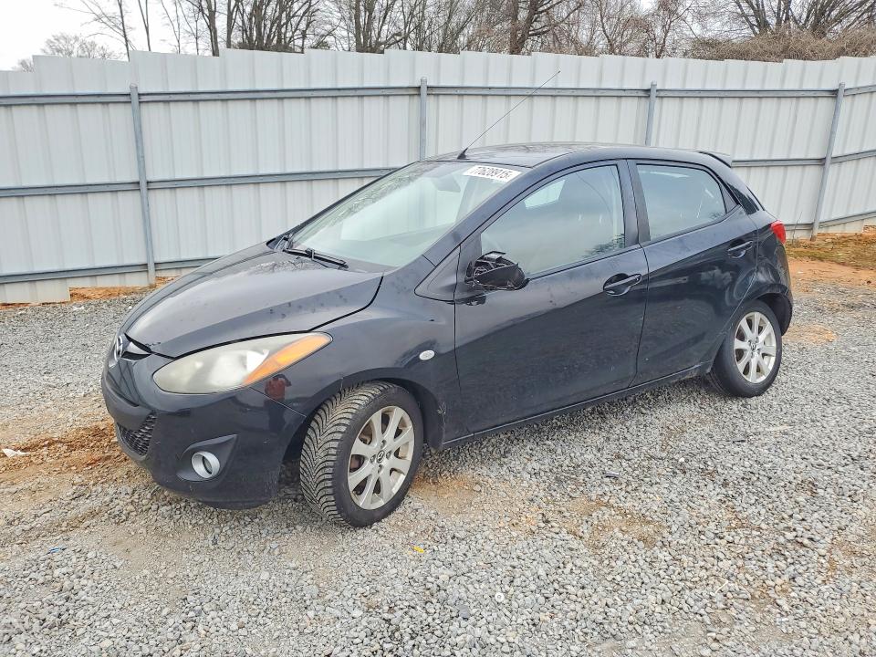 MAZDA MAZDA2 2013 with VIN JM1DE1LYXD0158233 - Photo from auction