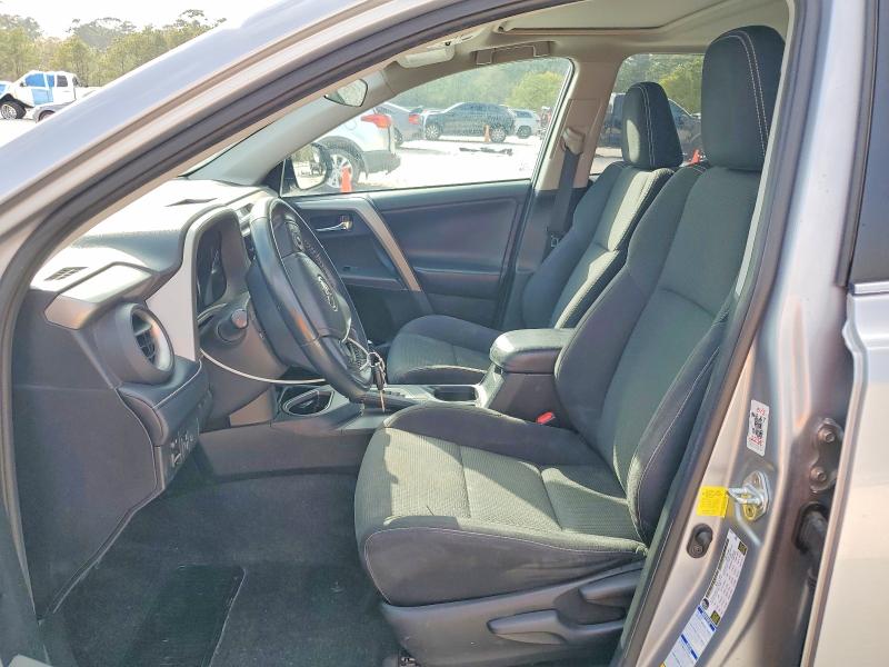 Photo 7 from auction – 2018 TOYOTA RAV4 with VIN 2T3RFREV5JW791475