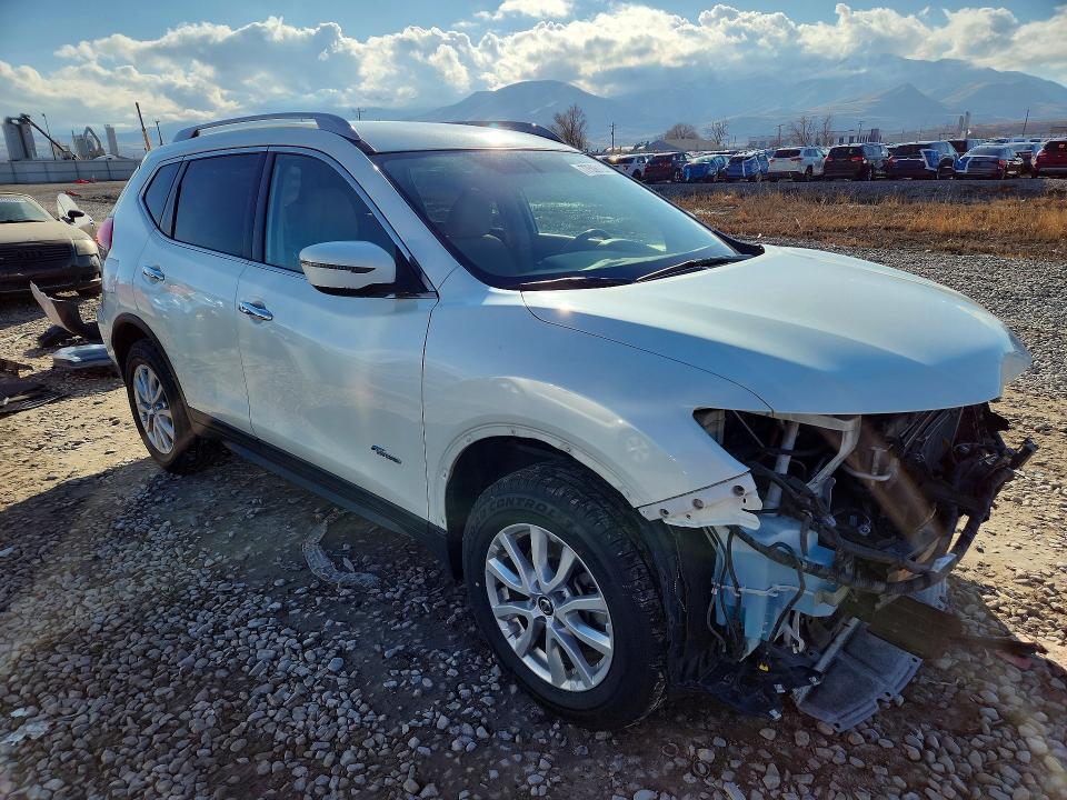 Photo 4 from auction – 2017 NISSAN ROGUE SV H with VIN 5N1ET2MV1HC826764