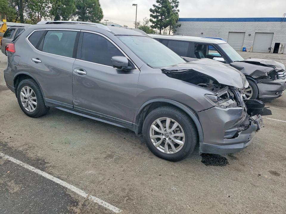 Zdjęcie 4 z aukcji – 2017 NISSAN ROGUE S z VIN KNMAT2MT0HP554797