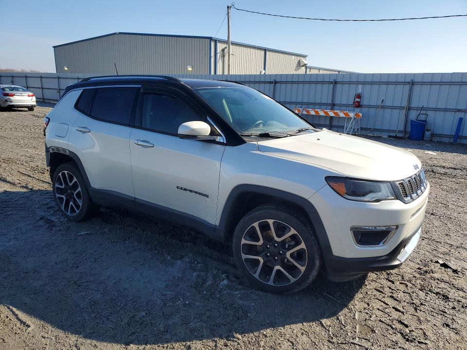 Photo 4 from auction – 2017 JEEP COMPASS with VIN 3C4NJDCB2HT688587