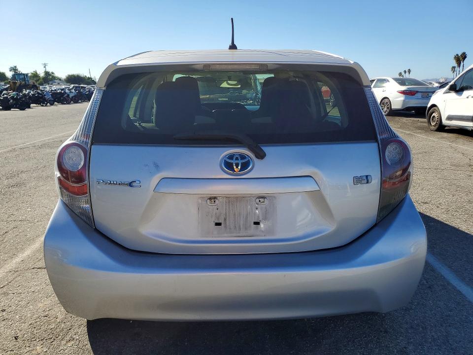 Photo 6 from auction – 2014 TOYOTA PRIUS C with VIN JTDKDTB36E1084445