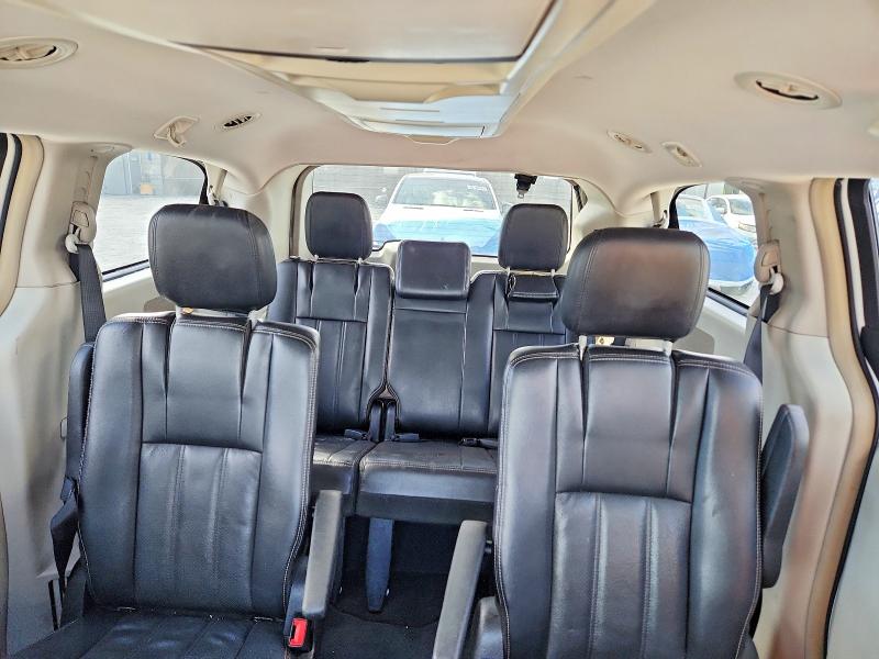 Photo 10 from auction – 2012 CHRYSLER TOWN & COU with VIN 2C4RC1BG5CR318995