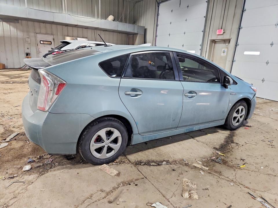 Photo 3 from auction – 2013 TOYOTA PRIUS with VIN JTDKN3DU9D1721295