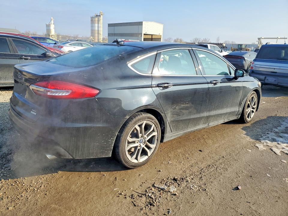 صورة رقم 3 من المزاد - 2019 FORD FUSION مع VIN 3FA6P0CD9KR253735