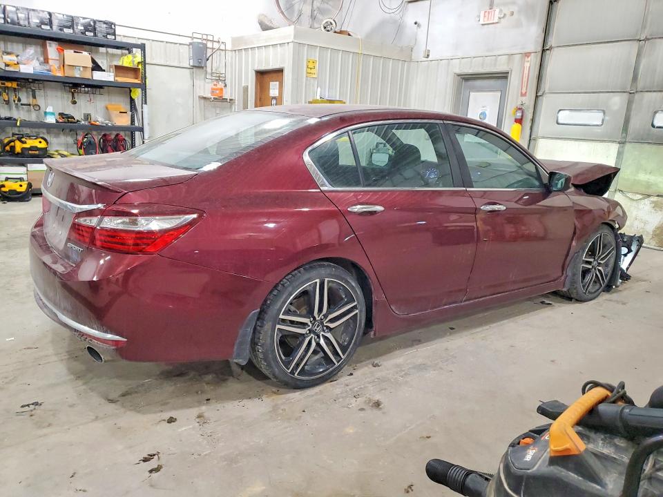 Photo 3 from auction – 2016 HONDA ACCORD with VIN 1HGCR2F50GA052929