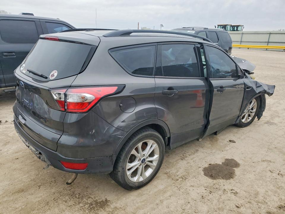 Photo 3 from auction – 2018 FORD ESCAPE with VIN 1FMCU0F73JUA97383
