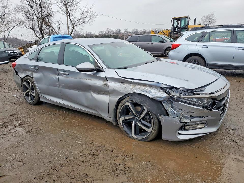 Photo 4 from auction – 2018 HONDA ACCORD with VIN 1HGCV1F30JA175643