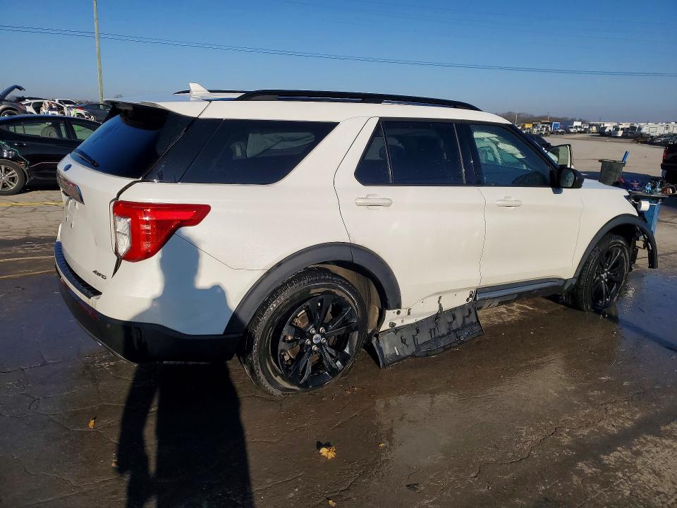 Photo 3 from auction – 2022 FORD EXPLORER with VIN 1FMSK8DH2NGC03838