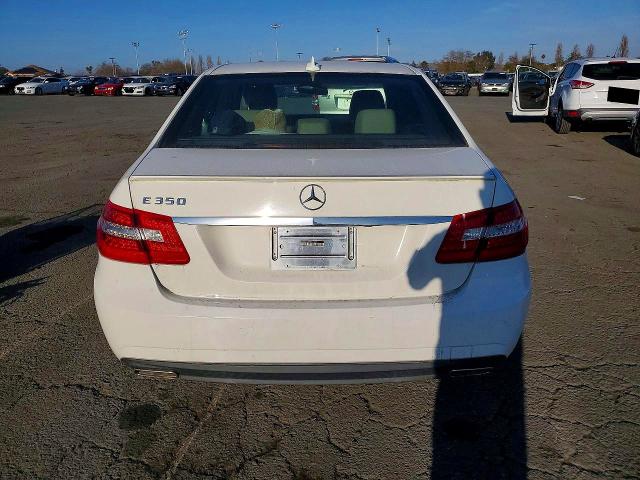 Photo 6 from auction – 2011 MERCEDES-BENZ E with VIN WDDHF5GB0BA471803
