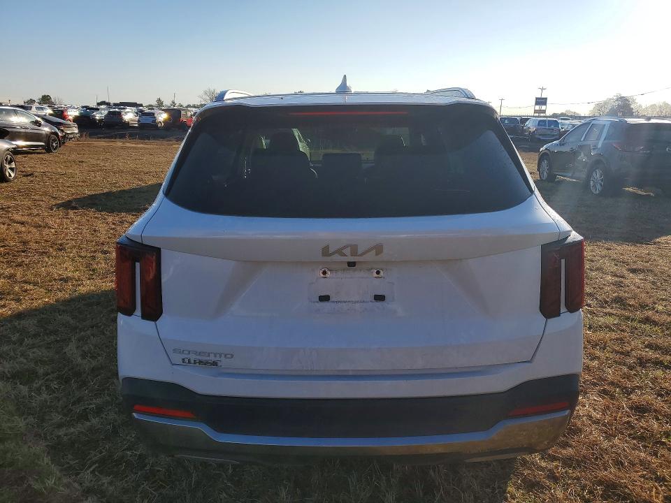 Photo 6 from auction – 2025 KIA SORENTO with VIN 5XYRL4JC1SG313165