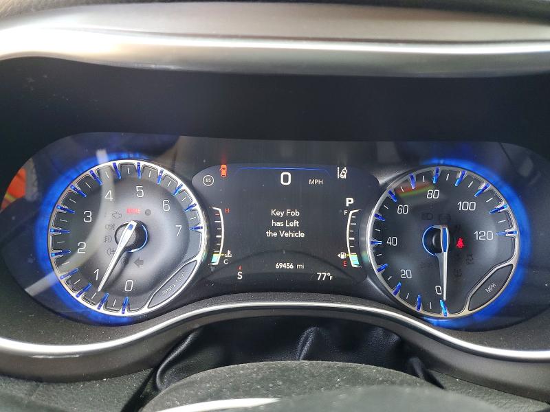 Photo 9 from auction – 2018 CHRYSLER PACIFICA with VIN 2C4RC1GG8JR357764