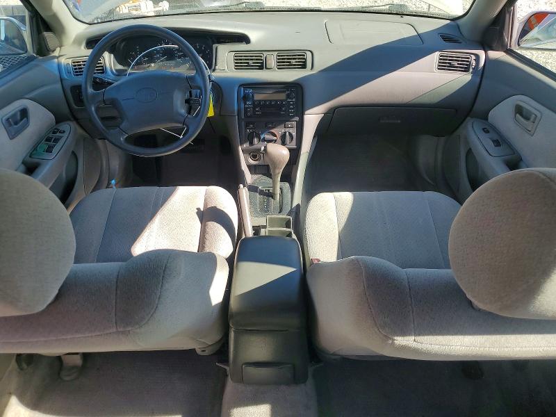Photo 8 from auction – 2001 TOYOTA CAMRY with VIN 4T1BG22K21U074296