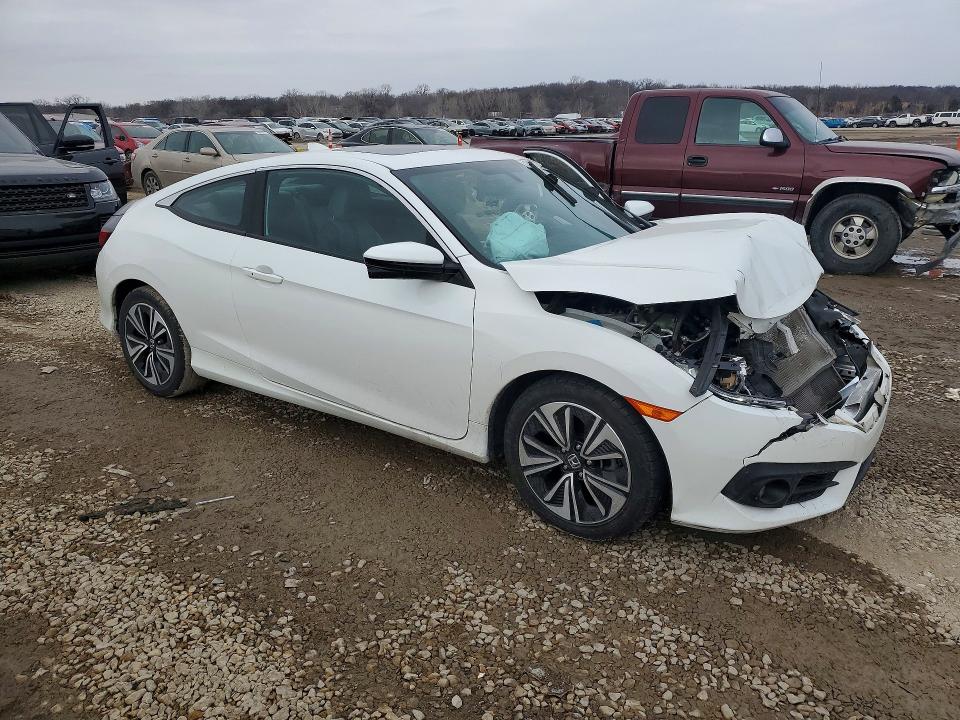 Foto 4 de la subasta – 2016 HONDA CIVIC con VIN 2HGFC3B71GH359782