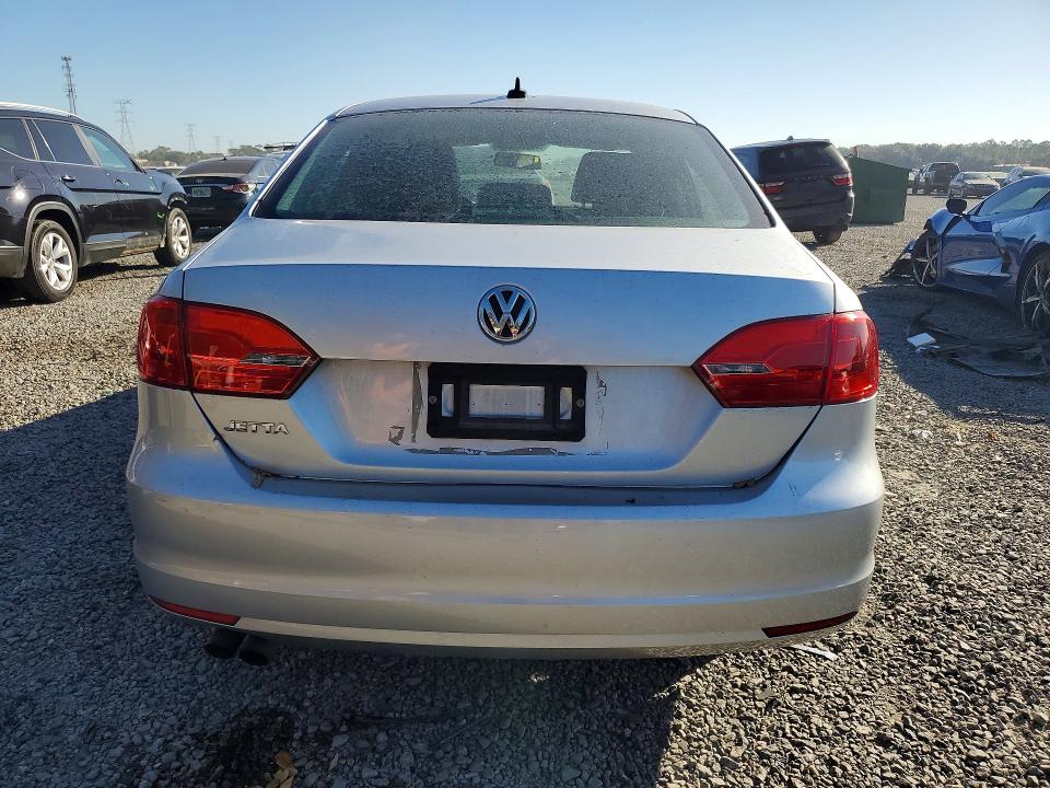 Photo 6 from auction – 2014 VOLKSWAGEN JETTA with VIN 3VWD07AJ4EM279018