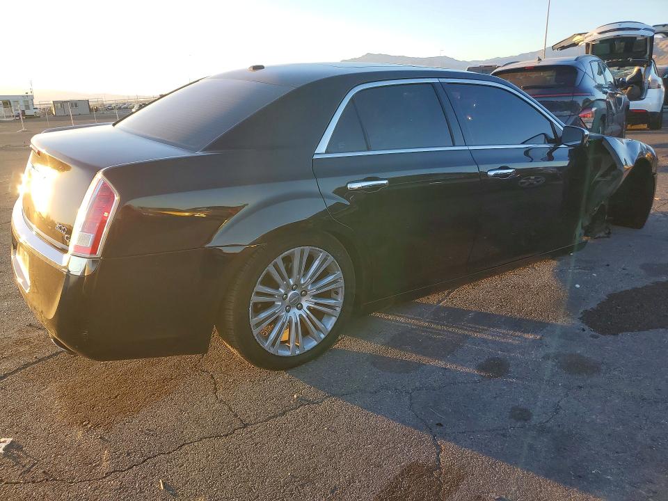 Photo 3 from auction – 2014 CHRYSLER 300C with VIN 2C3CCAET1EH382821