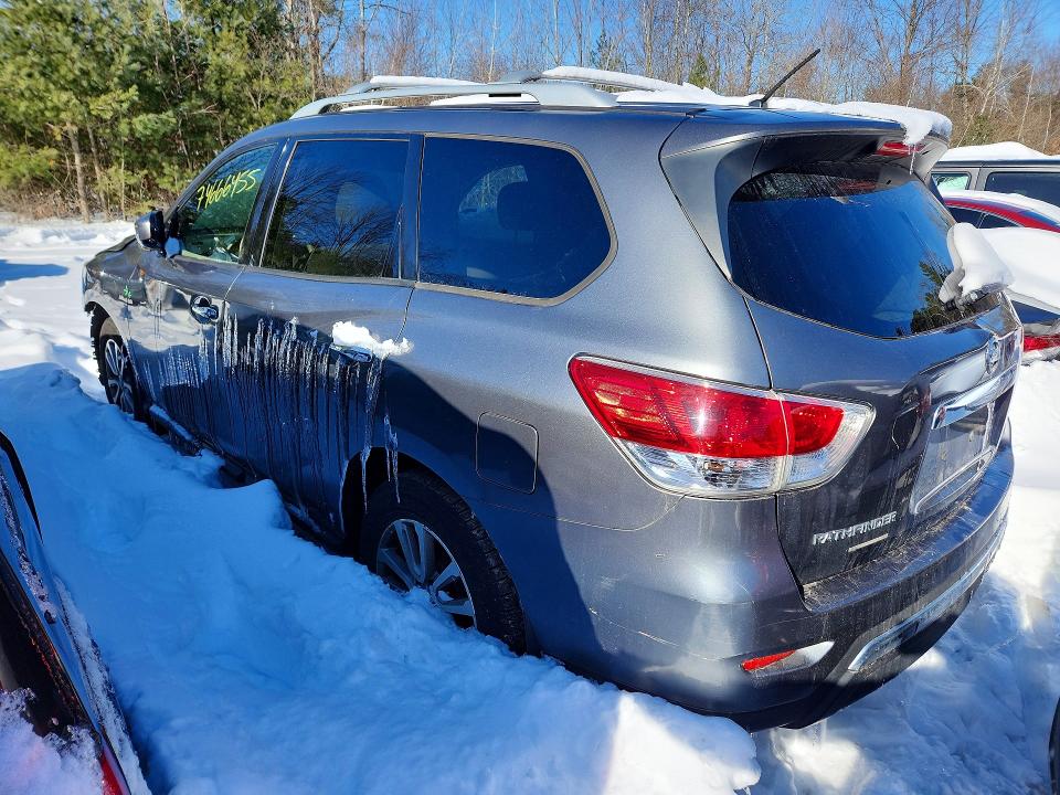 Photo 2 from auction – 2015 NISSAN PATHFINDER with VIN 5N1AR2MM0FC717276