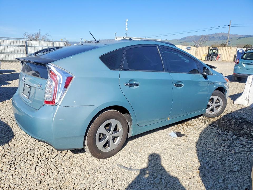 Photo 3 from auction – 2015 TOYOTA PRIUS with VIN JTDKN3DU1F1963467
