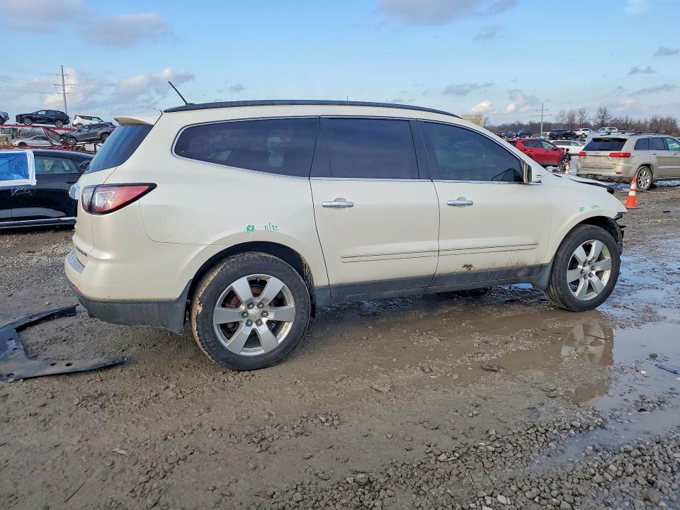 Photo 3 from auction – 2015 CHEVROLET TRAVERSE with VIN 1GNKRJKD8FJ105397