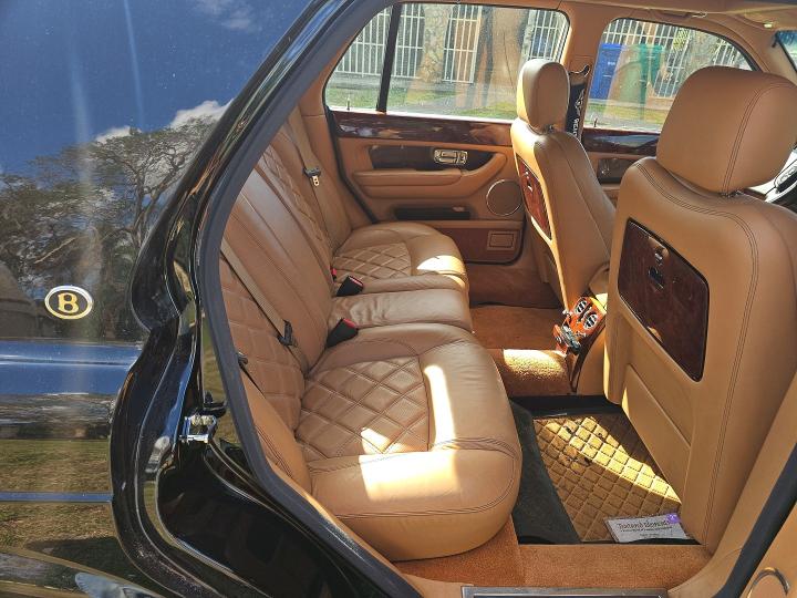 Photo 6 from auction – 2004 BENTLEY ARNAGE with VIN SCBLF34F04CX09708