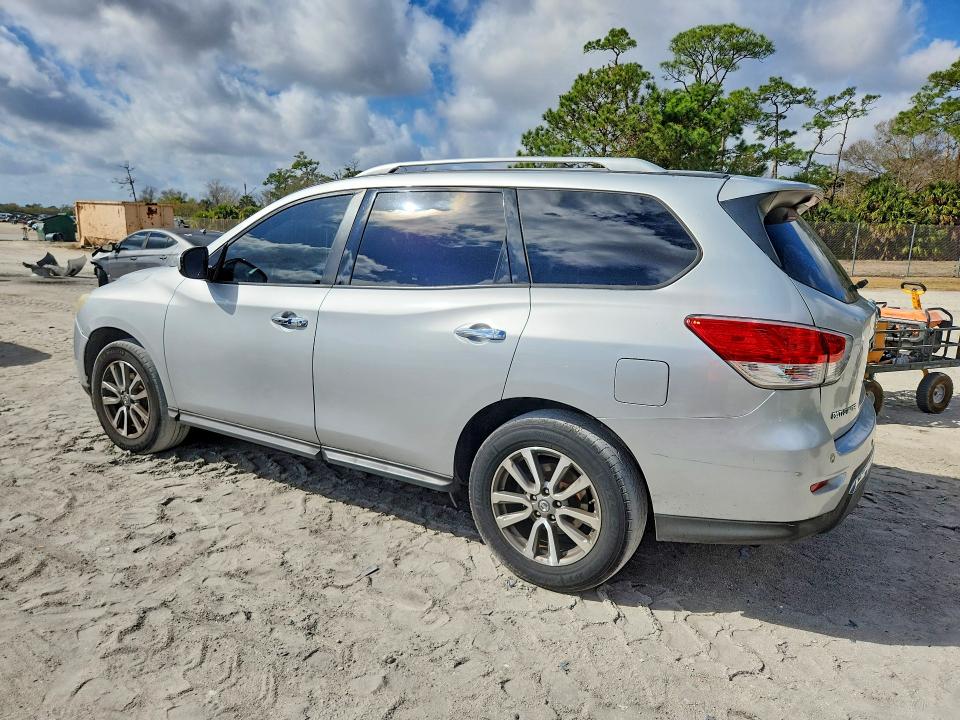 Photo 2 from auction – 2014 NISSAN PATHFINDER with VIN 5N1AR2MN4EC600162