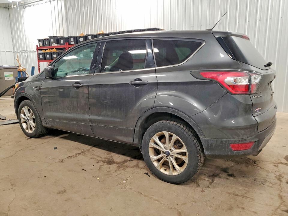 Photo 2 from auction – 2017 FORD ESCAPE SE with VIN 1FMCU9GD9HUB38134
