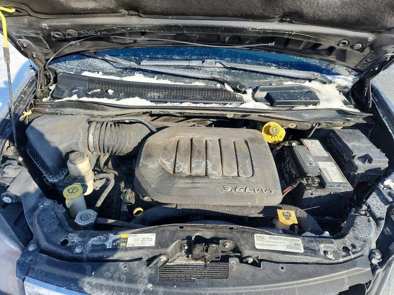 Photo 12 from auction – 2016 CHRYSLER TOWN & COU with VIN 2C4RC1HG0GR159980