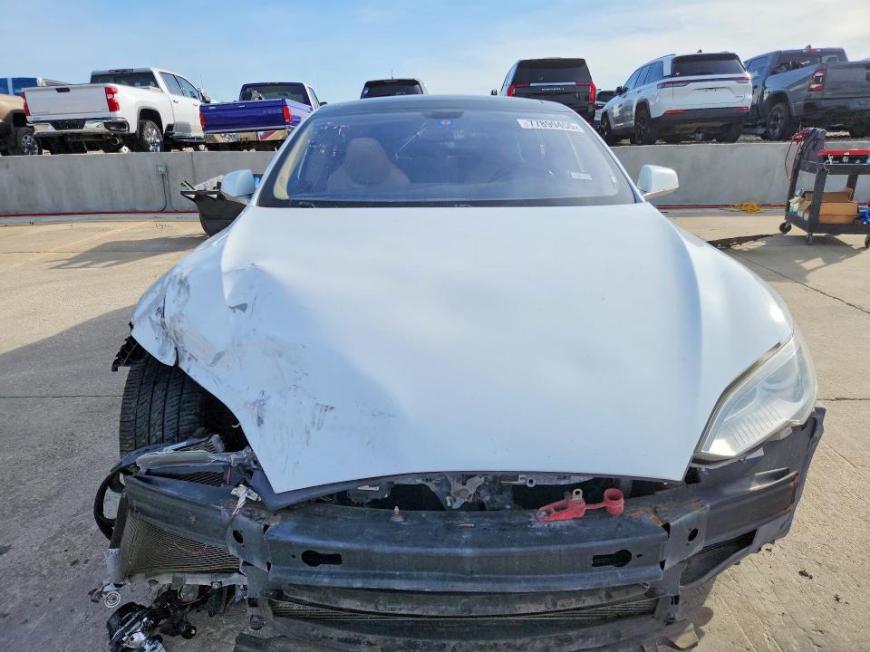 Photo 5 from auction – 2014 TESLA MODEL S with VIN 5YJSA1H14EFP30446