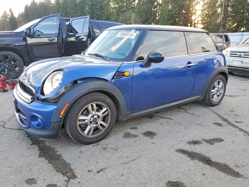 MINI COOPER 2013 with VIN WMWSU3C51DT691613 - Photo from auction
