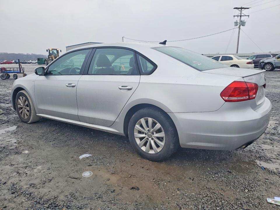 Photo 2 from auction – 2015 VOLKSWAGEN PASSAT with VIN 1VWAS7A32FC008699